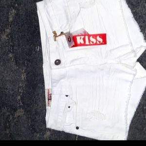 Womans Shorts.  Size 7.  NWT